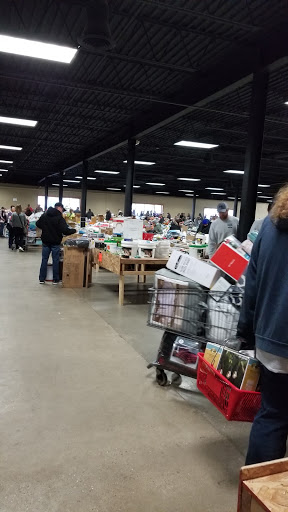 Discount Store «Discount Warehouse of Warsaw», reviews and photos, 510 E Market St, Warsaw, IN 46580, USA