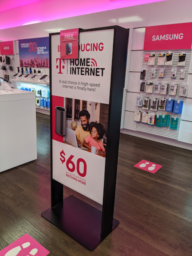 Cell Phone Store «T-Mobile», reviews and photos, 2431 US-1, North Brunswick Township, NJ 08902, USA