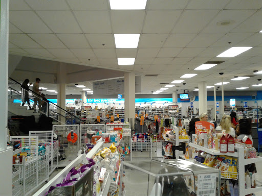 Clothing Store «Ross Dress for Less», reviews and photos, 13750 Riverside Dr, Sherman Oaks, CA 91423, USA