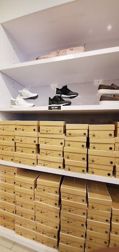 Fashion Accessories Store «Michael Kors», reviews and photos, 3690 Livermore Outlets Dr, Livermore, CA 94551, USA