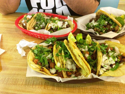 Grocery Store «La Rosita Grocery Store», reviews and photos, 500 North Ave, Glendale Heights, IL 60139, USA