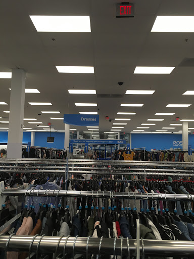 Clothing Store «Ross Dress for Less», reviews and photos, 257 N Weber Rd, Bolingbrook, IL 60490, USA