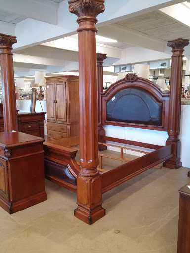 Thrift Store «First Baptist Church Thrift Store», reviews and photos, 1210 W N Blvd, Leesburg, FL 34748, USA