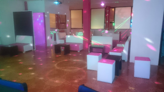 Disco Bar Karaoke Atrevete / Discotecas en Santo Domingo - Santo Domingo de los Colorados