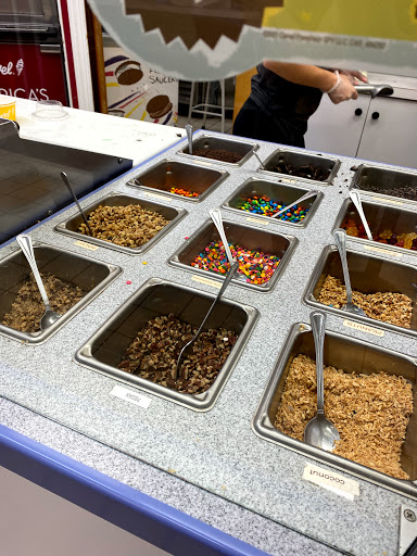 Ice Cream Shop «Carvel», reviews and photos, 305 Valley Rd, Wayne, NJ 07470, USA