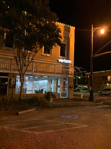 Cell Phone Store «GoWireless Verizon Authorized Retailer», reviews and photos, 2 S Mulberry St, Jackson, GA 30233, USA