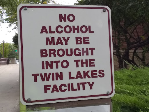 Golf Course «Twin Lakes Golf Course & Recreation Area», reviews and photos, 1200 E Lake Dr, Palatine, IL 60074, USA