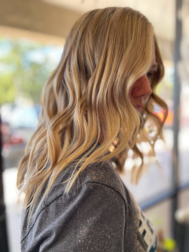 Hair Salon «The Urban Revival Boutique, Style Bar & Salon», reviews and photos, 2903 N Patterson St, Valdosta, GA 31602, USA