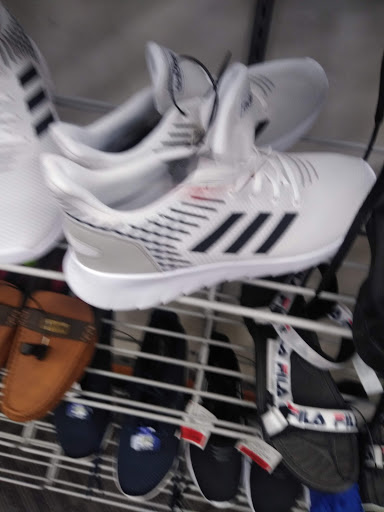 Clothing Store «Burlington Coat Factory», reviews and photos, 22331 Eureka Rd, Taylor, MI 48180, USA