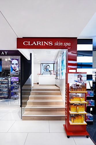 Clarins Skin Spa chez Manor Genève - Genf