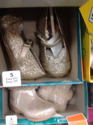 Home Goods Store «Shopko La Crosse North», reviews and photos, 2400 Rose St, La Crosse, WI 54603, USA