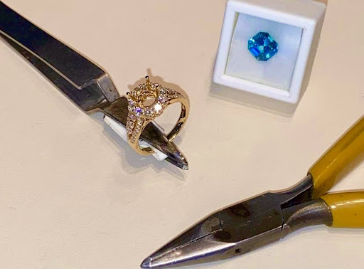 Jewelry Store «Design Jewelers», reviews and photos, 2420 Magowan Dr, Santa Rosa, CA 95405, USA