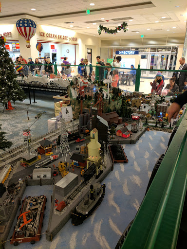 Shopping Mall «The Shops At Kenilworth», reviews and photos, 800 Kenilworth Dr, Towson, MD 21204, USA