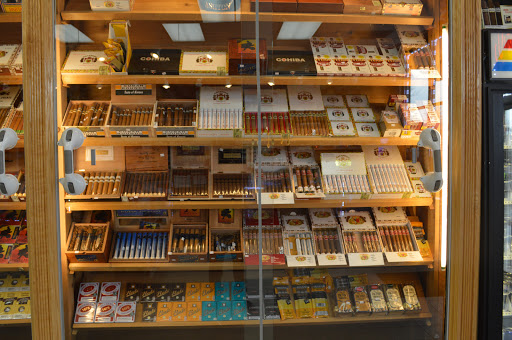 Tobacco Shop «American Smoke & Vape», reviews and photos, 217 E Army Trail Rd, Glendale Heights, IL 60139, USA