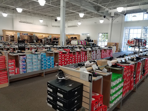 Shoe Store «DSW Designer Shoe Warehouse», reviews and photos, 1751 Carl D. Silver Parkway, Fredericksburg, VA 22401, USA