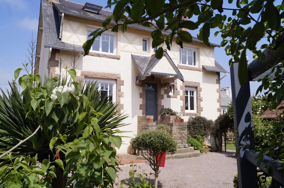 Justine allain- immobilier-iadFrance à Perros-Guirec (Côtes-d'Armor 22)