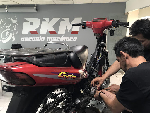 Escuela de Mecánica de Motocicletas RKMM