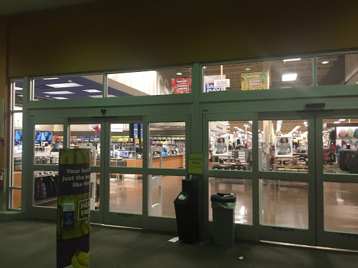 Grocery Store «Fred Meyer», reviews and photos, 3300 Portland Rd, Newberg, OR 97132, USA