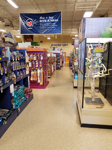 Pet Supply Store «PetSmart», reviews and photos, 5005 S 74th St, Greenfield, WI 53220, USA