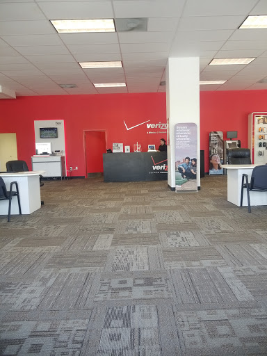 Cell Phone Store «Verizon Authorized Retailer - A Wireless», reviews and photos, 7029 Forest Hill Ave, Richmond, VA 23225, USA