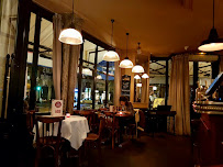Atmosphère du Restaurant français Le Grand Comptoir d'Anvers à Paris - n°12