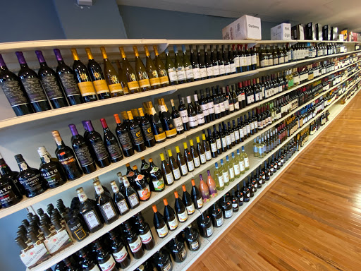 Liquor Store «Village Wine & Liquor Inc», reviews and photos, 161 N Wellwood Ave, Lindenhurst, NY 11757, USA