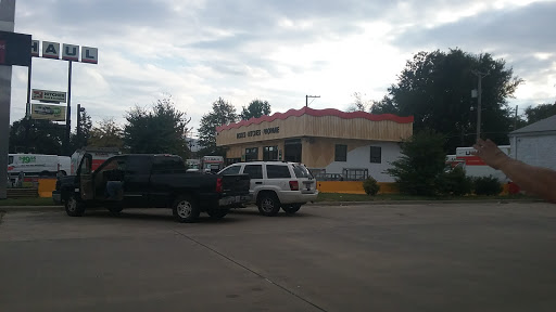Truck Rental Agency «U-Haul of North Little Rock», reviews and photos, 601 N Cypress St, North Little Rock, AR 72114, USA