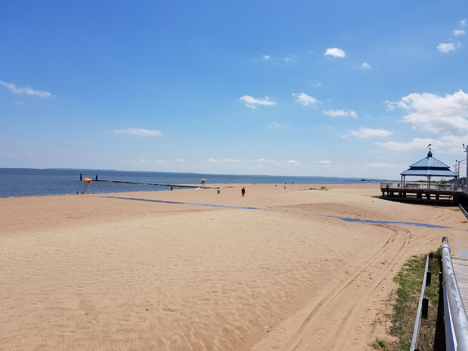 Foto av Staten island Midland med lång rak strand