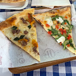 Photo n°1 de l'avis de Ben.o fait le 29/07/2023 à 07:20 sur le  Street food Pizza Strapizzami Pisa à Pisa