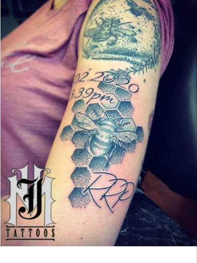 Explore cheetah tattoo ideas, creative tattoo ideas in Williamsport, available at Moa Tattoos