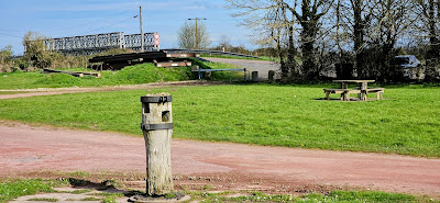 Aire de stationnement (Écluse) à Carentan-les-Marais