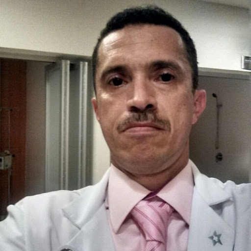 Dr. Herbert Luis Mendoza Castro, Cardiólogo