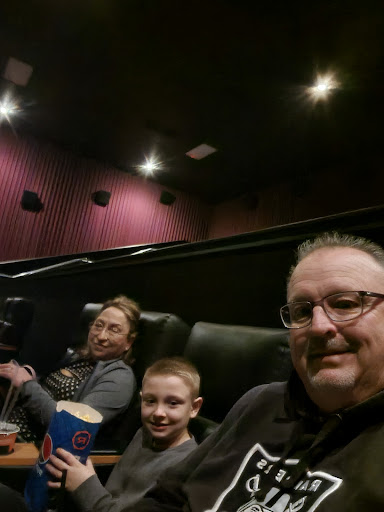 Movie Theater «Regal Cinemas Modesto 10», reviews and photos, 3969 McHenry Ave, Modesto, CA 95356, USA