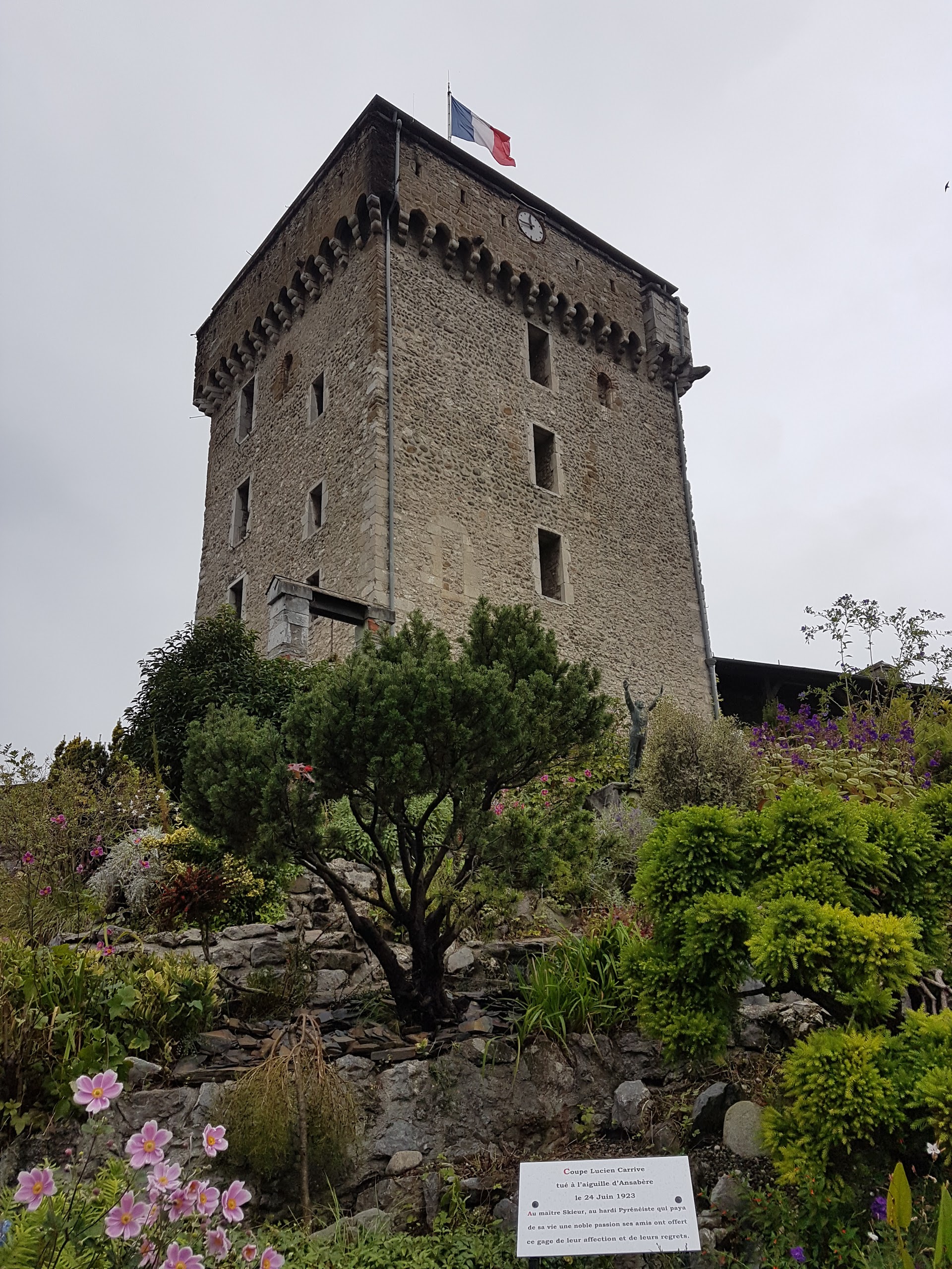 Photo n° 10 de l'avis de Jhay. fait le 18/09/2017 à 08:04