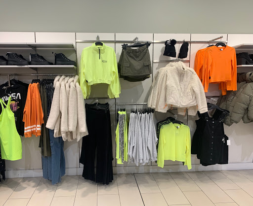 Clothing Store «H&M», reviews and photos, 701 Lynnhaven Pkwy # 1212, Virginia Beach, VA 23452, USA