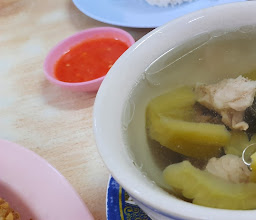 ขาหมูบางรัก photo