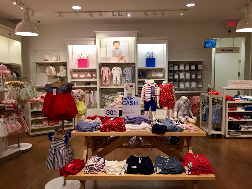 Clothing Store «Gap», reviews and photos, 2133 Stoneridge Mall Rd, Pleasanton, CA 94588, USA
