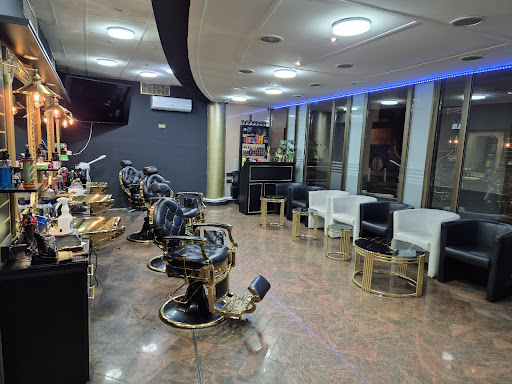 ARAN BARBER SHOP In Zell am See