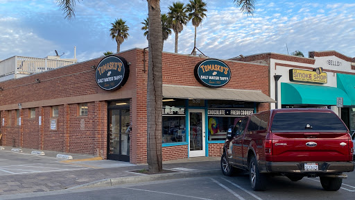 Tomasko Salt Water Taffy, 711 Dolliver St, Pismo Beach, CA 93449, USA, 