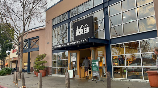 REI image