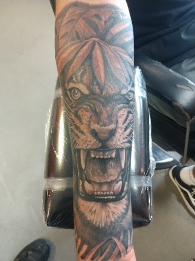 Tattoo Shop «First Amendment Tattoo», reviews and photos, 2355 Tapo St # 10, Simi Valley, CA 93063, USA