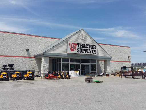 Tractor Supply Co., 2636 Highgate Rd, St Albans City, VT 05478, USA, 