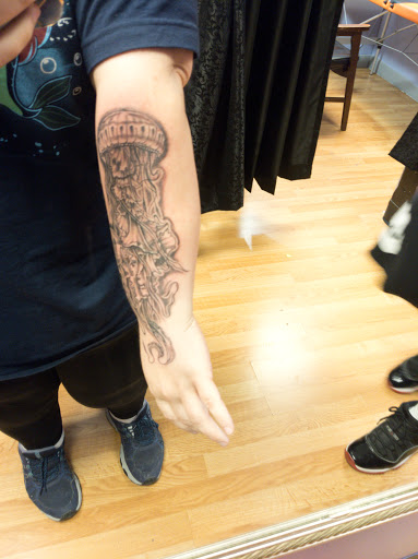 Tattoo Shop «The Ink Link Tattoo Co.», reviews and photos, 512 S 13th St, Omaha, NE 68102, USA