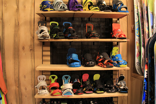 Snowboard Shop «Peak Ski & Snowboard Center», reviews and photos, 640 Center Rd, Pittsburgh, PA 15239, USA