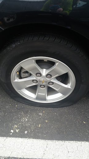 Tire Shop «Firestone Complete Auto Care», reviews and photos, 1431 Chain Bridge Rd, McLean, VA 22101, USA