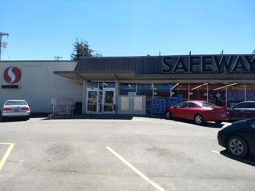 Grocery Store «Safeway», reviews and photos, 155 E 1st St, Coquille, OR 97423, USA