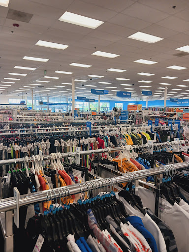 Clothing Store «Ross Dress for Less», reviews and photos, 6901 W Grand Ave, Gurnee, IL 60031, USA