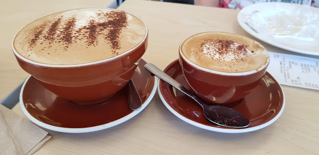 Reviews of Hollywood Bakery Espresso in Pukekohe - Coffee shop