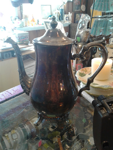 Consignment Shop «Red Door Consignment Store», reviews and photos, 1704 NJ-33, Trenton, NJ 08690, USA