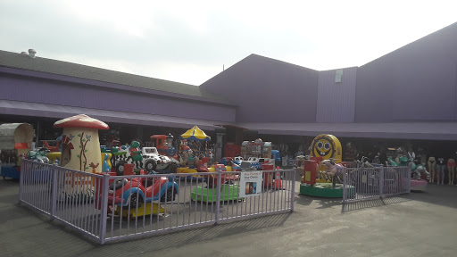 Shopping Mall «Los Amigos Mall», reviews and photos, 307 E Jefferson Blvd, Los Angeles, CA 90011, USA